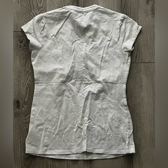 Guess White Short Sleeve Tee - Picture 4 of 4